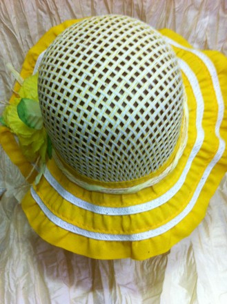 Красивая летняя детская шляпка из текстильной ленты и рисовой соломки , украшенн. . фото 3