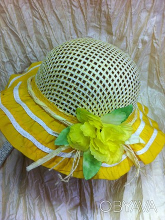 Красива літня дитяча капелюшок з текстильної стрічки та рисової соломки , прикра. . фото 1