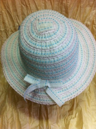 Красива ошатна дитячий капелюшок з текстильної стрічки, прикрашена бантом ,компа. . фото 2
