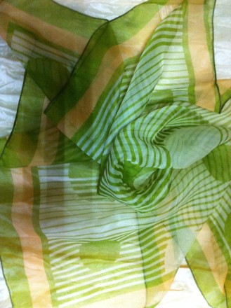 Красивый шифоновый шейный платок , приятный на ощупь .Размер : 62 см . . Платок. . фото 3