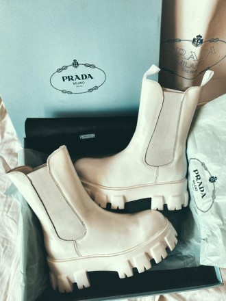Ботинки женские белые Prada Quilted Nylon Snow Boots
Женские ботинки Prada Quilt. . фото 7