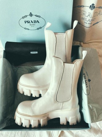 Ботинки женские белые Prada Quilted Nylon Snow Boots
Женские ботинки Prada Quilt. . фото 5
