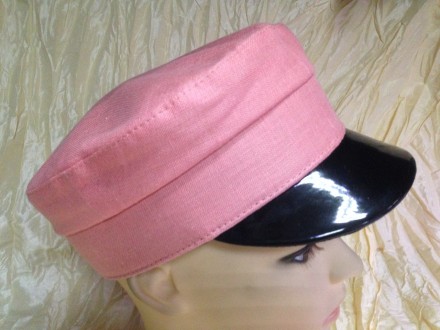 Льняная женская кепка - картуз цвет - розовый с черным козырьком .Производитель . . фото 2