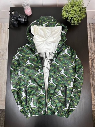
Ветровка куртка мужская весна-осень-лето камуфляж хаки с брендовым принтом с ка. . фото 2