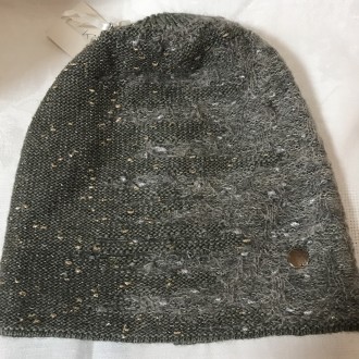 Стильная шапочка с разной текстурой плетения Модели данной торговой марки отлича. . фото 15