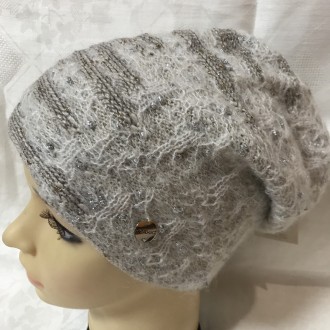 Стильная шапочка с разной текстурой плетения Модели данной торговой марки отлича. . фото 10