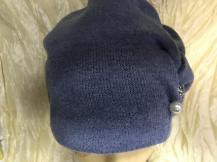  Щільний дуже теплий кашеміровий капелюх прикрашена об'ємним плетінням и перлино. . фото 3