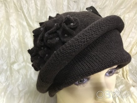 Оригинальная теплая , частично двойная женская шапка выполненная из российского . . фото 1