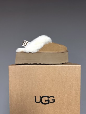 Зимові жіночі черевики UGG FUNKETTE PLATFORM CHESTNUT ?. Київ. фото 1 Зимові жіночі черевики UGG FUNKETTE PLATFORM CHESTNUT ?. Київ. фото 1