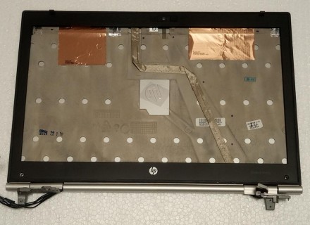 Кришка матриці з ноутбука HP EliteBook 8460p в комплекті

Стан на фото.
Прису. . фото 9