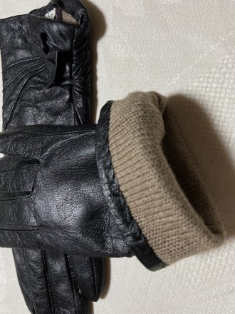 Красиві чорні жіночі рукавички з натуральної м'якої шкіри, утеплені вовняним в'я. . фото 3