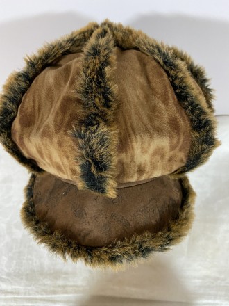 Жіноча зимова тепла кепка з вовни та еко дубляжу, з козирком з вушками, які можн. . фото 3
