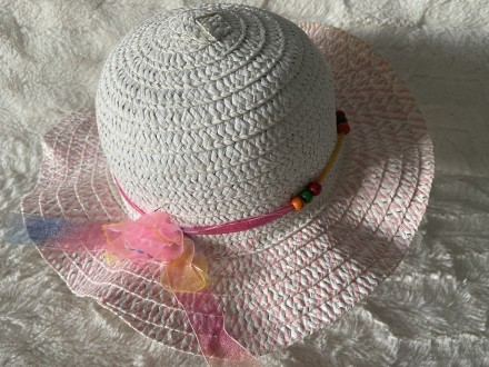  дитяча капелюшок для дівчаток 2-4 роки .Білий верх, рожеві хвилясті поля прикра. . фото 2