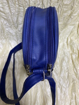 Спортивна мини сумка ( клатч) через плече,
Матеріал: кожзам
Розмір: ширина 18 см. . фото 5