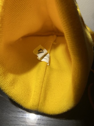 Трикотажная ярко жёлтая двойная шапка .Производитель Польша . 
Ни обойтись без т. . фото 3