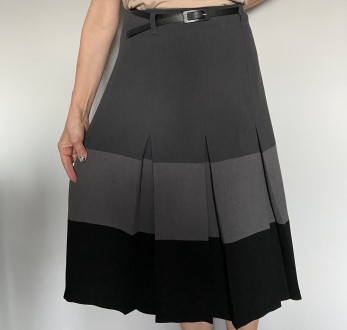  Женская трёх цветная классическая строгая юбка с встречными складками с оттенка. . фото 4