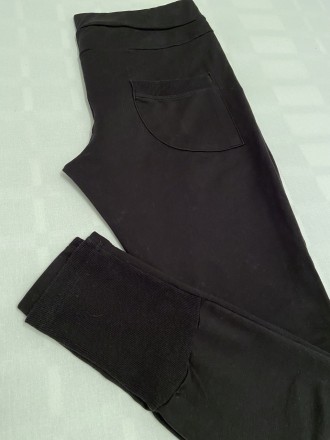 Брюки женские чёрные из трикотажной ткани , стрейчевые средней посадки с пелерин. . фото 4