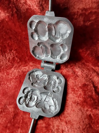 Vintage Soviet waffle iron USSR Nuts Flower Cakes Bears винтажная форма для выпе. . фото 2