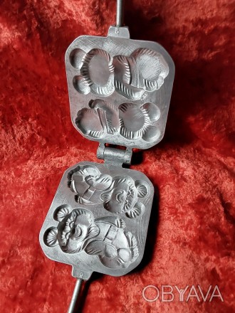 Vintage Soviet waffle iron USSR Nuts Flower Cakes Bears винтажная форма для выпе. . фото 1