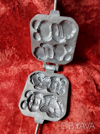 Винтажная форма для выпечки домашнего печенья Мишки Олимпийские Олимпиада клеймо. . фото 1