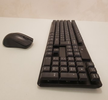 Описание:
Беспроводная клавиатура с мышкой keyboard TJ-808
Стильный удобный комп. . фото 8