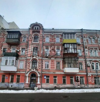 Продається затишна однокімнатна квартира в історичному центрі міста Києва. Будин. . фото 2