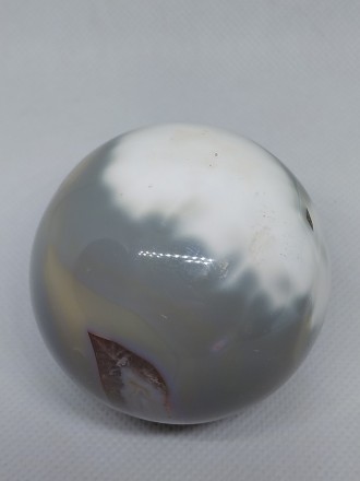 Предлагаем Вам купить красивый шар (сфера) из натурального агата.
вес 283 грамм,. . фото 2