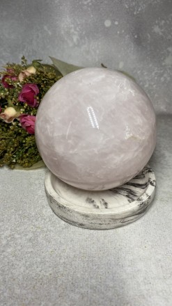  Пропонуємо Вам гарну, велику сферу(шар) з натурального каменю - рожевий кварц. . . фото 3