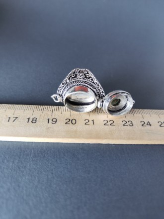 Пропонуємо до Вашої уваги перстень з секретом з каменем цитрин.
Розмір 17,2- 17,. . фото 5