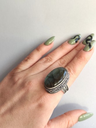 Пропонуємо вам купити дуже гарний перстень - натуральний лабрадор в сріблі. 
Роз. . фото 6