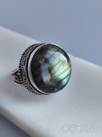 Пропонуємо вам купити дуже гарний перстень - натуральний лабрадор в сріблі. 
Роз. . фото 1