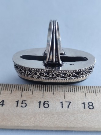 Пропонуємо вам купити дуже гарний перстень - натуральний лабрадор в сріблі. 
Роз. . фото 8