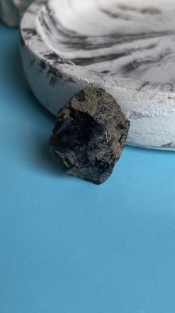 Пропонуємо Вам натуральний необроблений камінь моріон.
Розміри: 19*15*8 мм.
. . фото 7