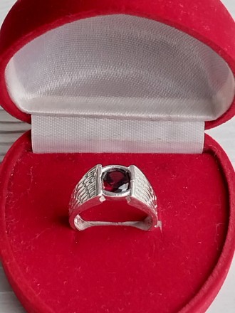 Предлагаем Вам купить красивое кольцо с гранатом в серебре. 
Размер 17,5 
Размер. . фото 2