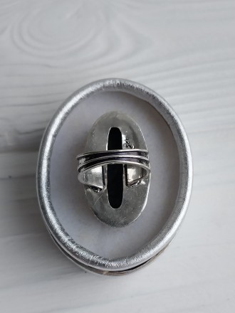 Предлагаем Вам элегантное кольцо с природным камнем рубин в цоизите в серебре.
Р. . фото 6