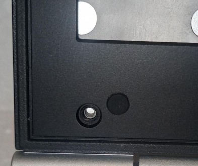 Корпус з ноутбука HP EliteBook 8460p

Стан на фото. Всі різьби та кріплення ці. . фото 8