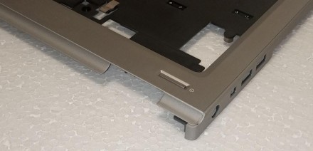 Середня частина корпуса (топкейс) з ноутбука HP EliteBook 8460p 8470p 642744-001. . фото 5