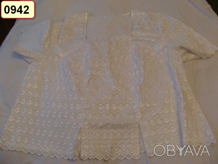 Продам жіночі батистові блузки 64 розміру.
Вживані у відмінному стані, розпрода. . фото 1