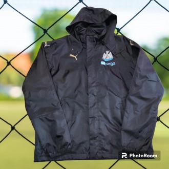Футбольная ветровка с капюшоном Puma FC Newcastle United, размер-XL, длина-75см,. . фото 2
