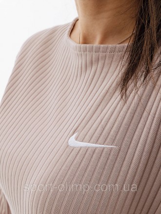 Лонгслів Nike — це стильний та універсальний верхній одяг від популярного бренда. . фото 4