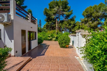 This exquisite Mediterranean style villa provides the ideal accommodation in the. . фото 3