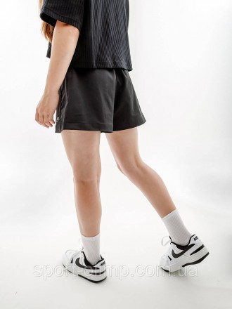 Спортивні шорти Nike — це чудовий вибір для активних людей, які цінують комфорт,. . фото 3