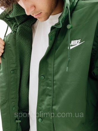 Зимняя куртка Nike - это надежная и стильная защита от холода, которая сочетает . . фото 4