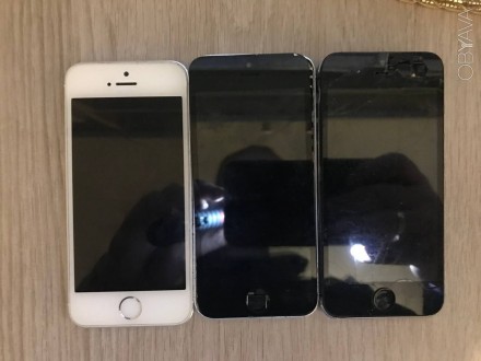 Три Iphone 5s на запчастини або під ремонт. Один повністю цілий але не вмикаєтьс. . фото 2