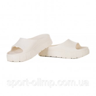 Шльопанці Puma — це ідеальне взуття для комфорту та стилю в теплі дні. 
Основні . . фото 6