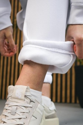 Жіночі спортивні Теплі штани на Флісі зимові Укорочені на Манжеті BOWL
- Тканина. . фото 10