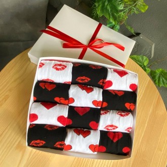 Набір жіночих шкарпеток у подарунковій коробці для жінок 12 пар білі та чорні з . . фото 4