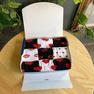 Набір жіночих шкарпеток у подарунковій коробці 9 пар чорні та білі з сердечками
. . фото 4