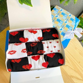 Набір жіночих шкарпеток у подарунковій коробці 9 пар чорні та білі з сердечками
. . фото 6