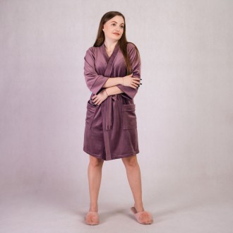 Женский велюровый халат на запах однотонный с карманами розовый 46-56р.
Красивый. . фото 3